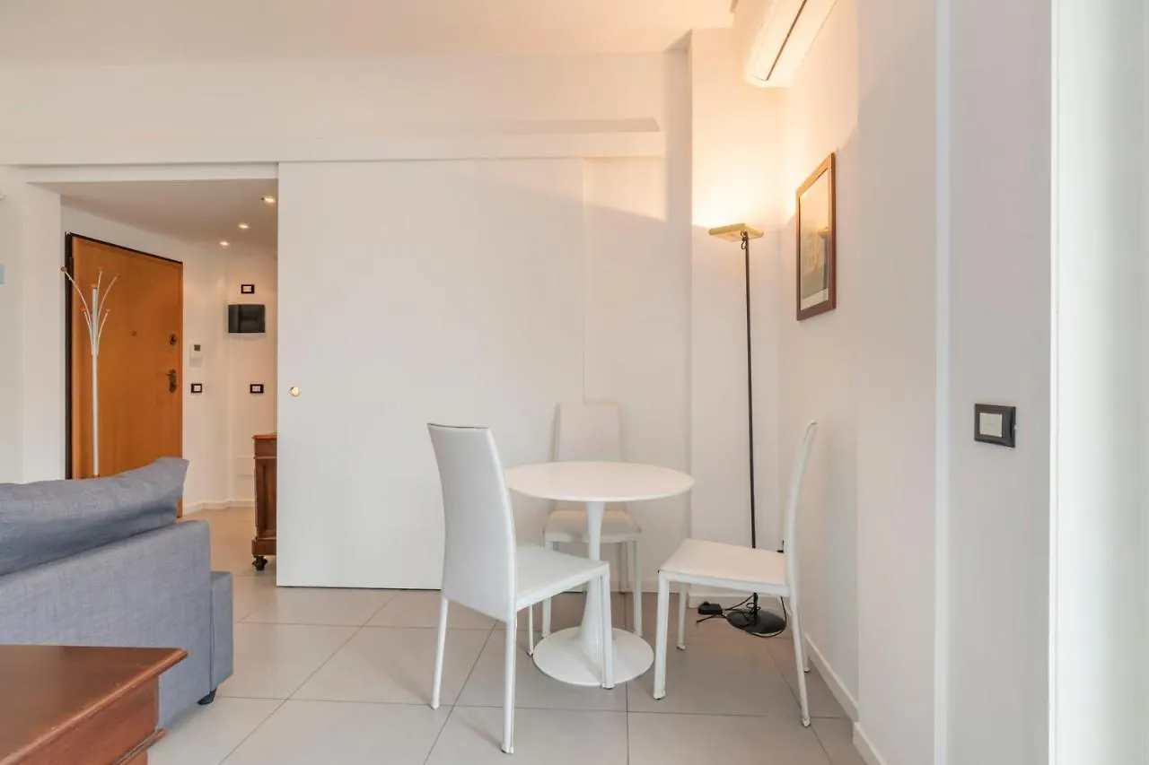 Appartement Cosy 1 Bed Flat With Terrace à Milan