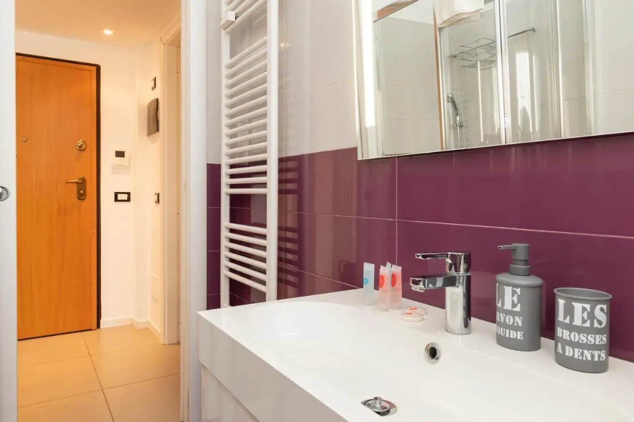 Cosy 1 Bed Flat With Terrace Appartamento Milano