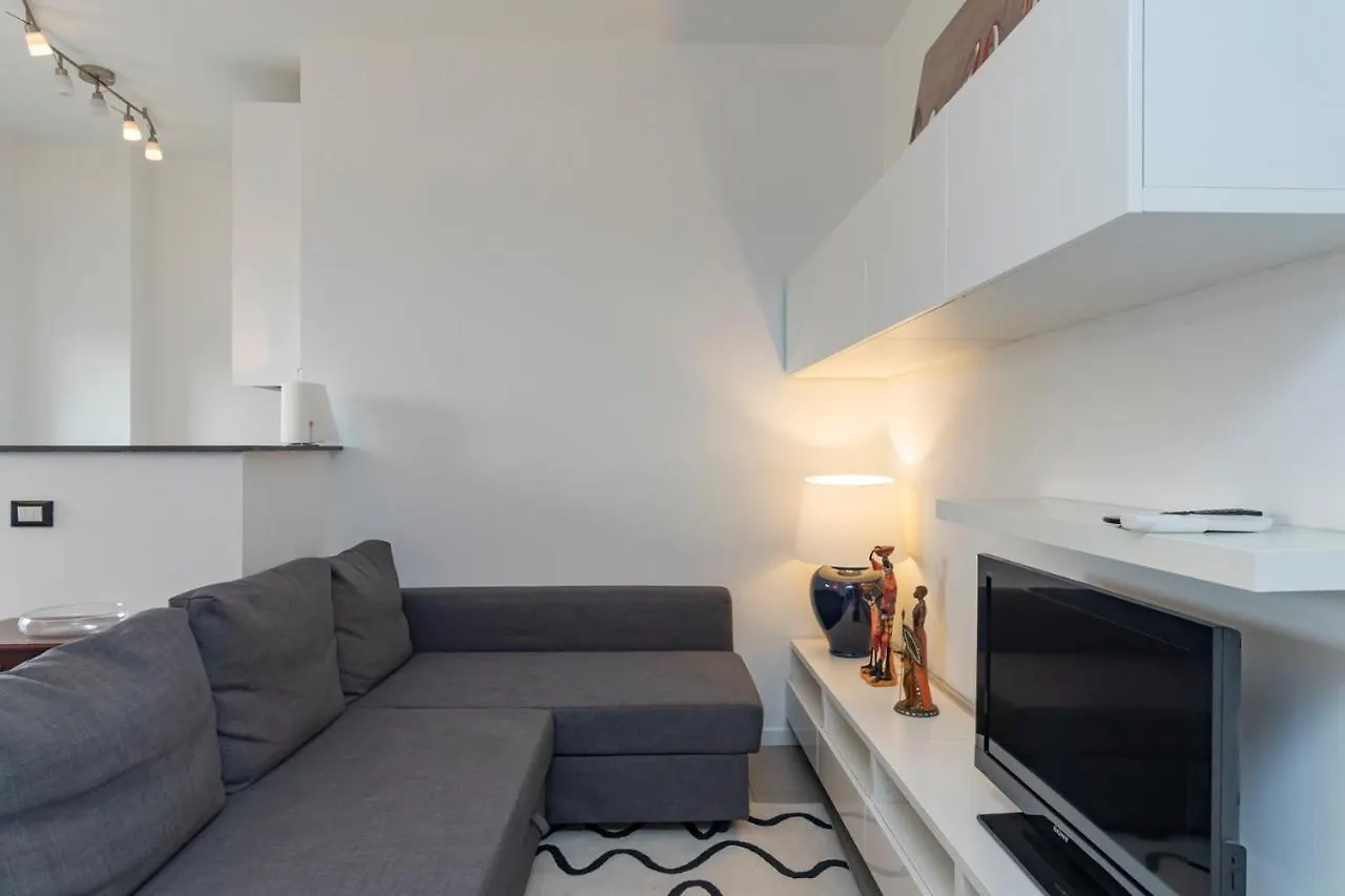 Cosy 1 Bed Flat With Terrace Appartamento Milano